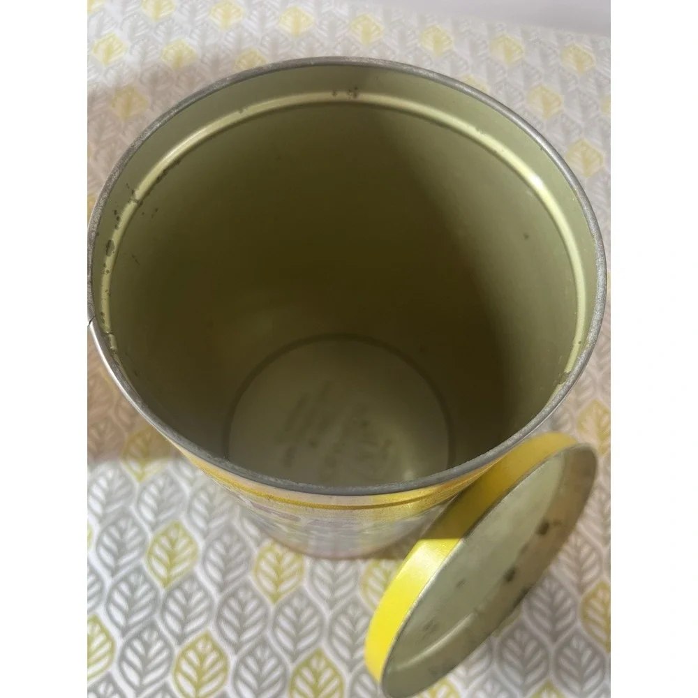 Vintage Quaker Oats Collectible Advertising Tin Yellow 1991